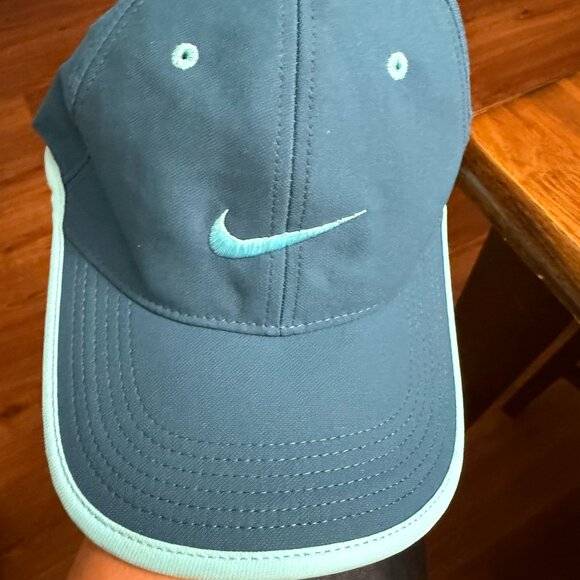 UNISEX, Nike Golf Blue Lightweight Flyweight Wrap Around Strapback. NWOT - Picture 2 of 6